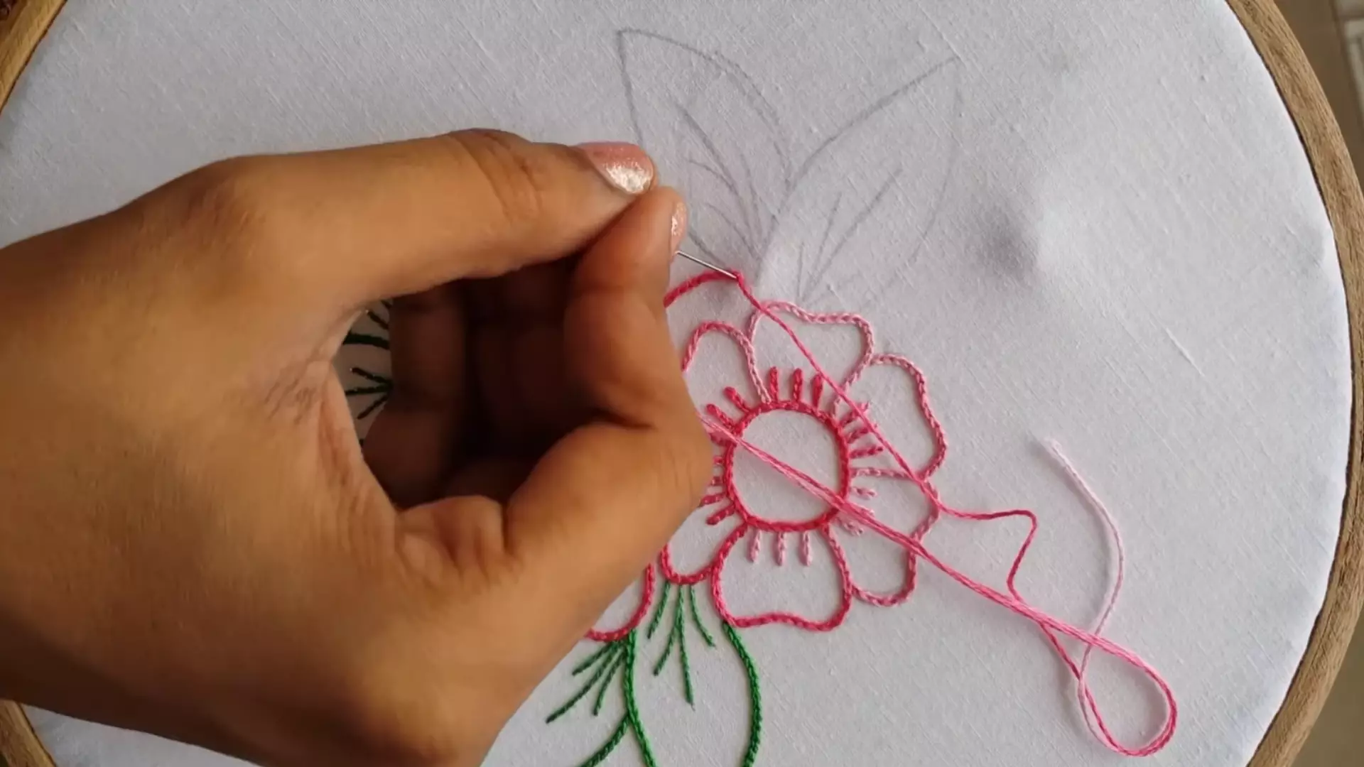 FLOWERS EMBROIDERED WITH CHAIN STITCH